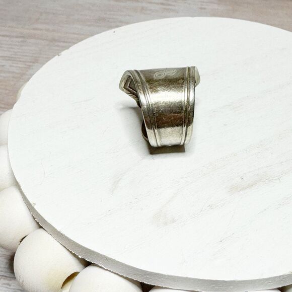 Vintage Spoon Handle Ring Etched Initial Monogram S Size 4 Silver Tone - Picture 11 of 15